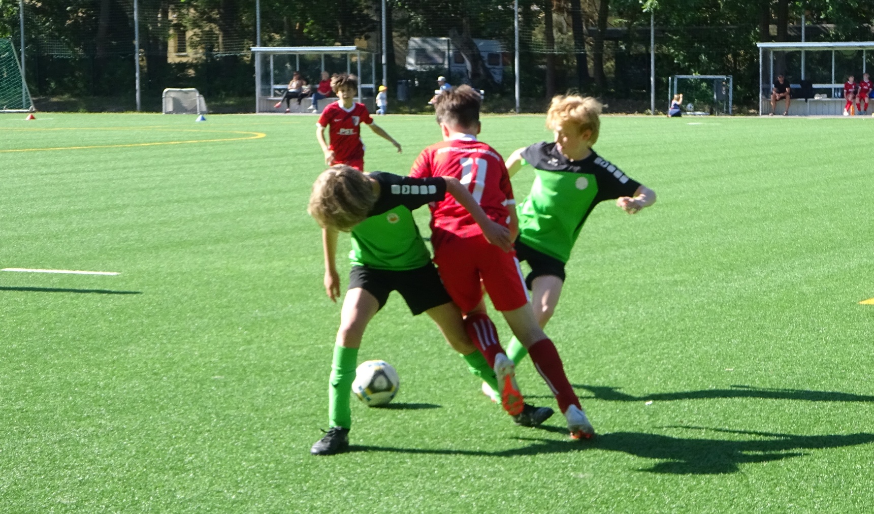 Zweimal 6:1 innerhalb von 38 Stunden : D2-Junioren mit Doppelsieg