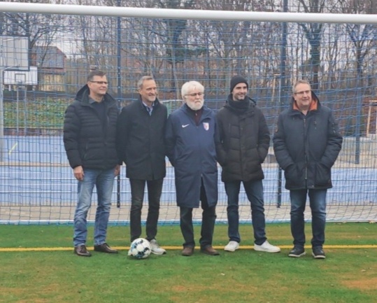 Landeshauptstadt Potsdam übergibt sanierten Sportplatz Kirschallee