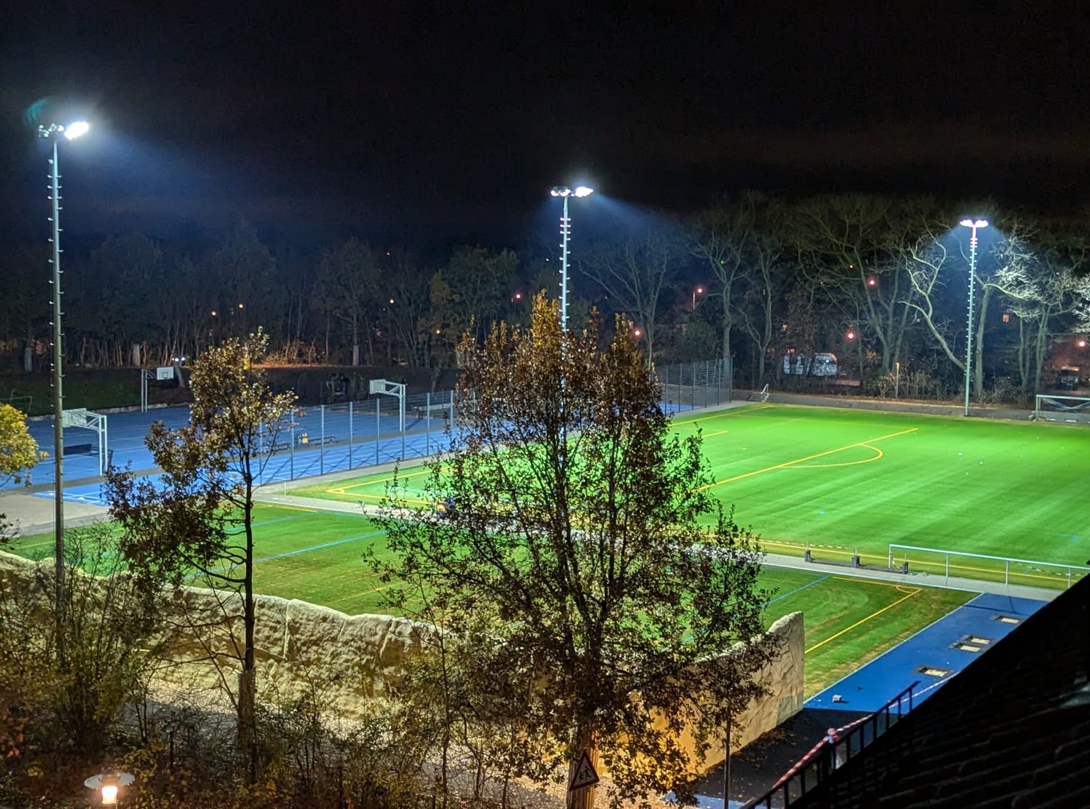 Landeshauptstadt Potsdam übergibt sanierten Sportplatz Kirschallee